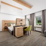 Hotel Farbinger Hof 3*